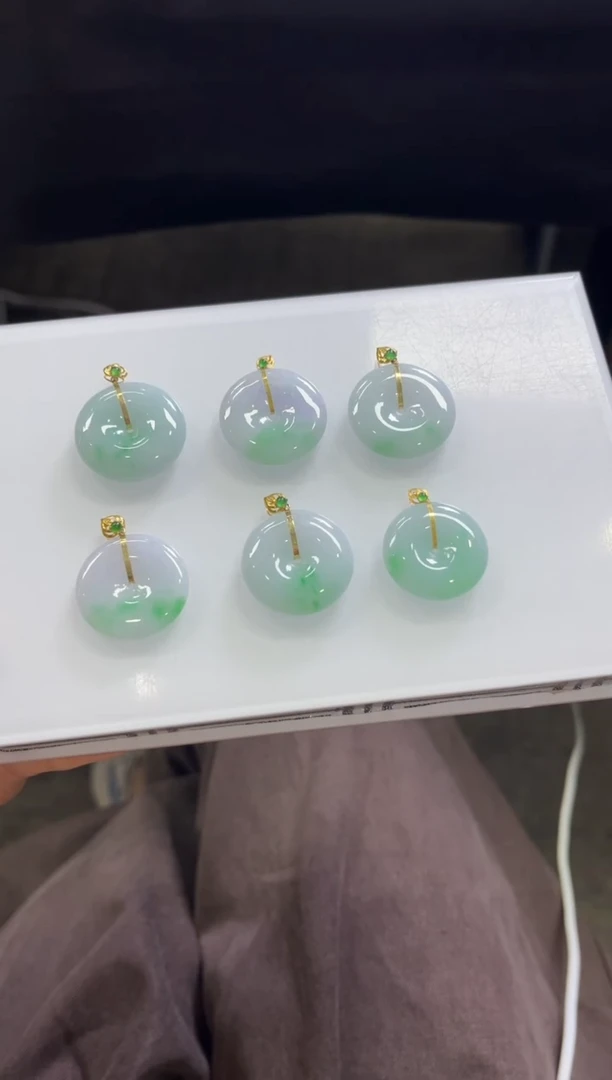 颈饰18K金镶嵌翡翠T58/多样性发一件/配绳子