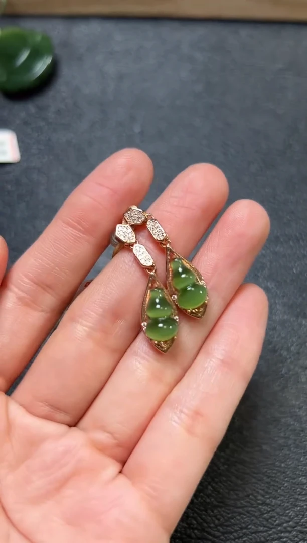 【闪购商品】和田玉（碧玉）耳钩银S925镶嵌碧玉