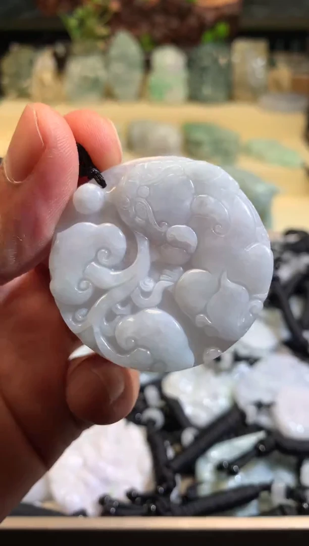 翡翠未镶嵌颈饰5/27/026