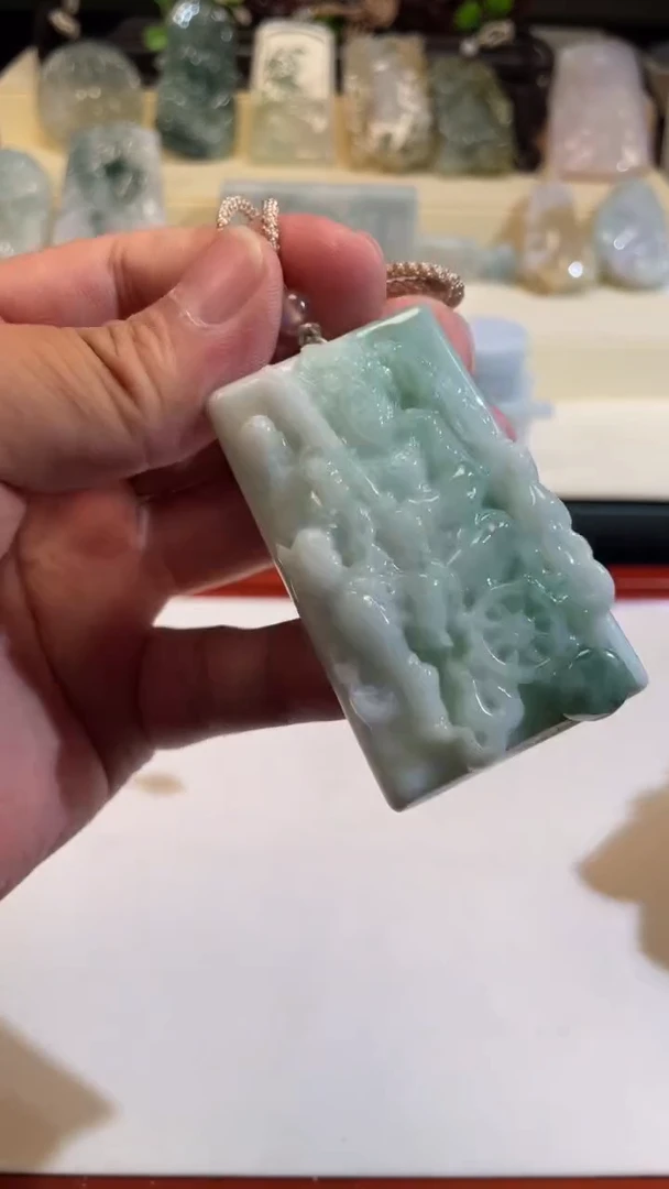 翡翠未镶嵌颈饰8/17/199