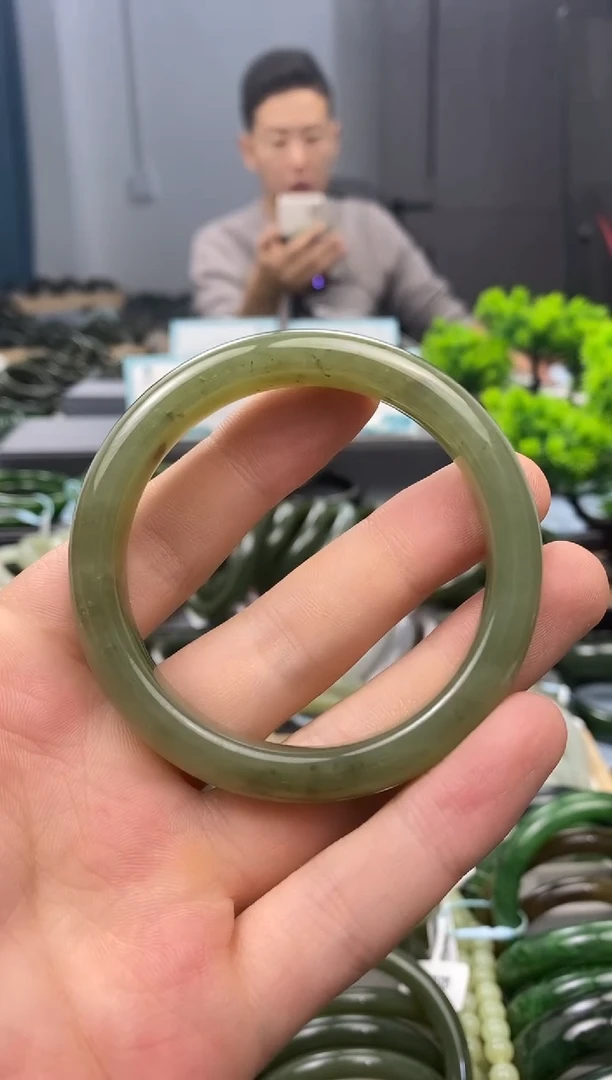 未镶嵌手镯和田玉54