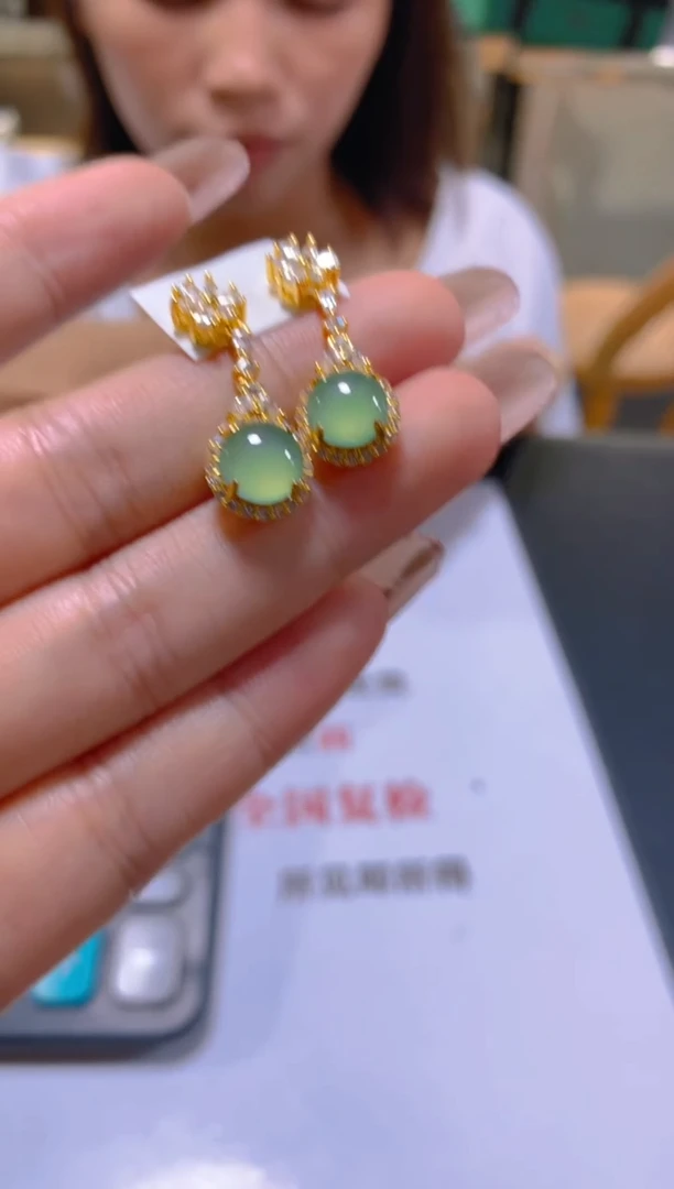 未镶嵌翡翠耳饰多样性发一