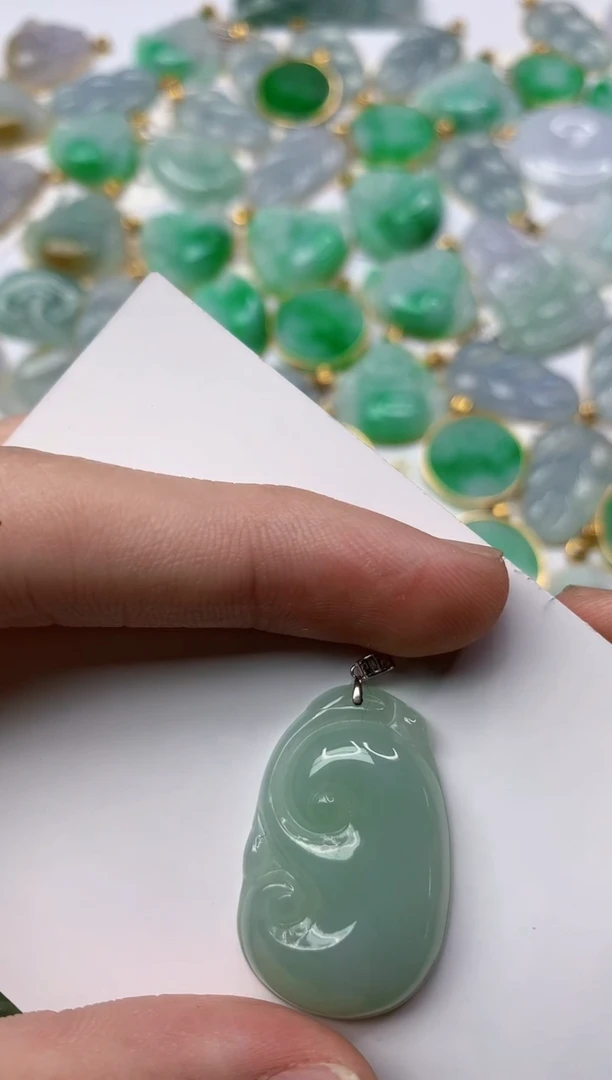 【闪购商品】翡翠颈饰18K金镶嵌6.............