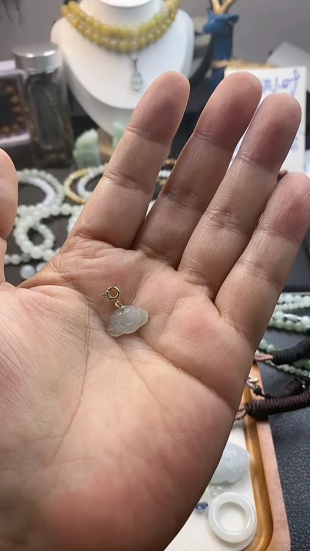 未镶嵌戒指翡翠七**?小滴流