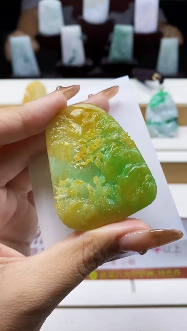 颈饰未镶嵌翡翠翡翠A货