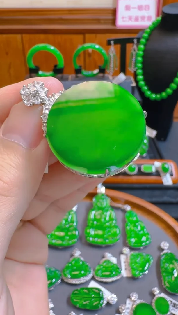吊坠(赠链)银S925镶嵌翡翠天然A货翡翠