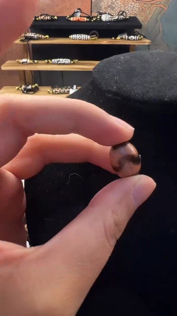 玛瑙/玉髓（覆膜）颈饰未镶嵌111.(微瑕)