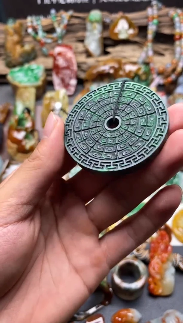 颈饰未镶嵌翡翠花青仿古玉璧