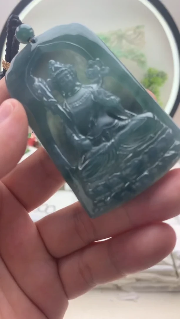 颈饰未镶嵌翡翠虚空藏