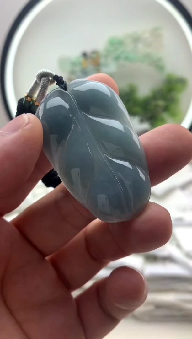 颈饰未镶嵌翡翠叶子