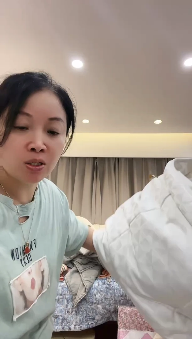 棉棉敏***?D10 180*200羊毛被