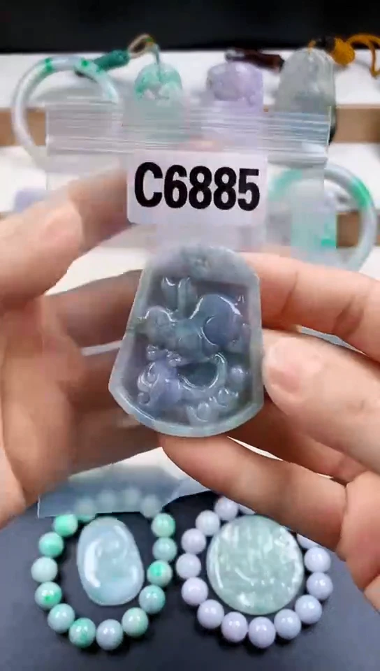 颈饰未镶嵌翡翠天然翡翠吊坠挂件