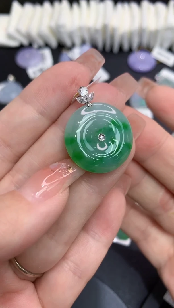 吊坠(不含链)18K金镶嵌翡翠111111111111