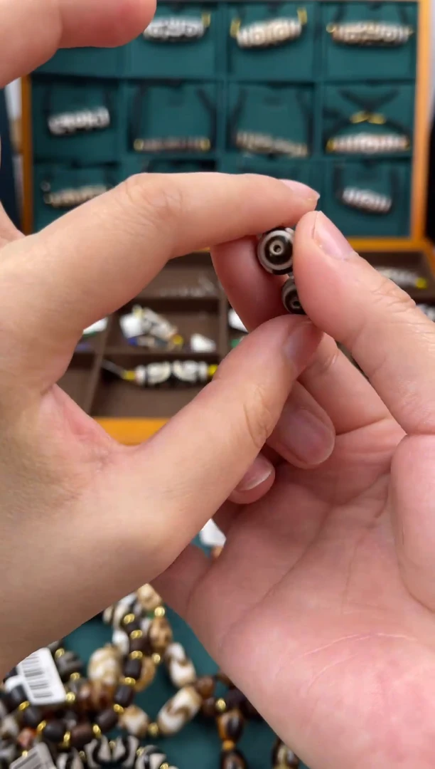 玛瑙/玉髓（覆膜）颈饰未镶嵌2（微瑕）