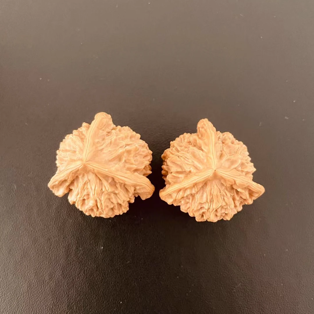 【B05有修】盘山三棱【奔形】边3.7 高3.6 自然生长文玩核桃一物一图