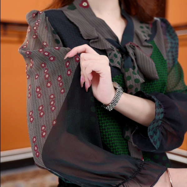 FZ315昆山片玉2025新款V领气质小衫套头衬衫时髦长袖上衣打底衫女