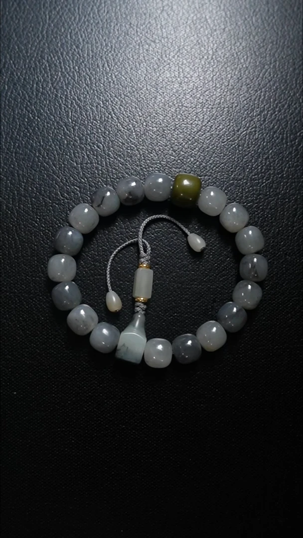 颈饰未镶嵌和田玉手串