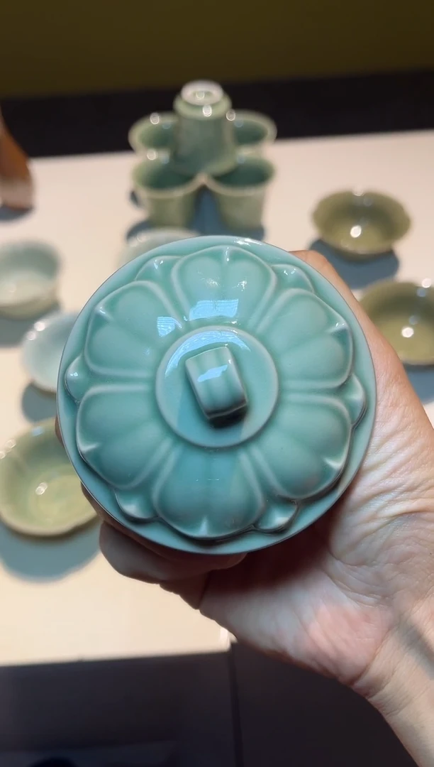 瓷南朝盖子 一个