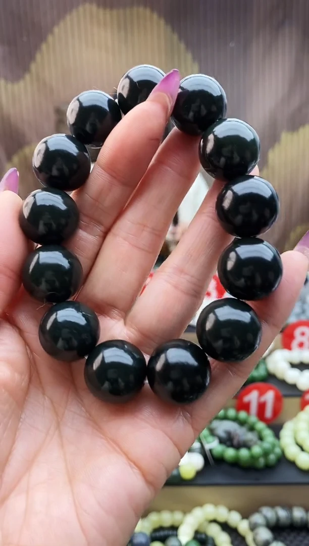 未镶嵌手串和田玉黑青18