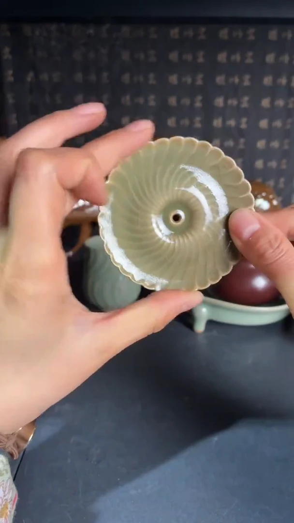 耀州窑仰山菊斑香插微瑕开片