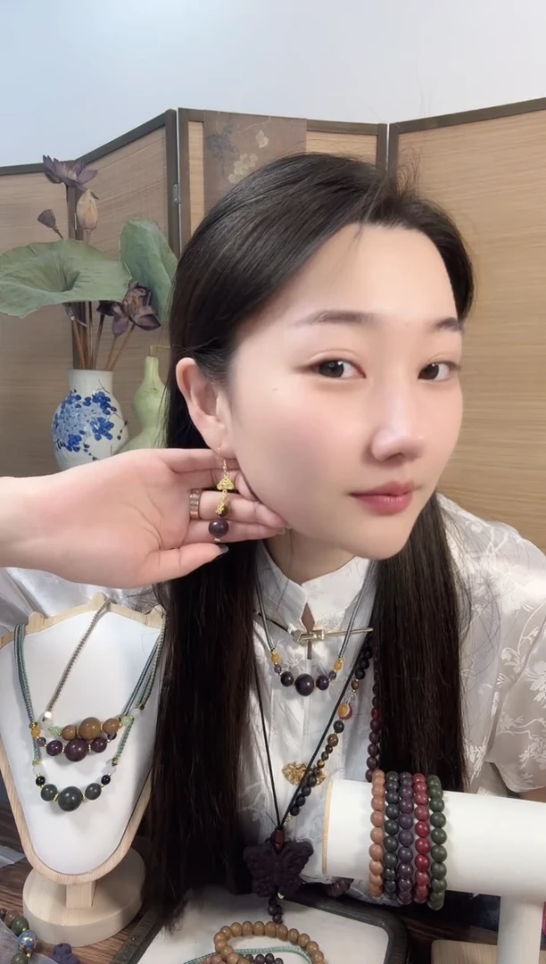 珠串耳环类似款式