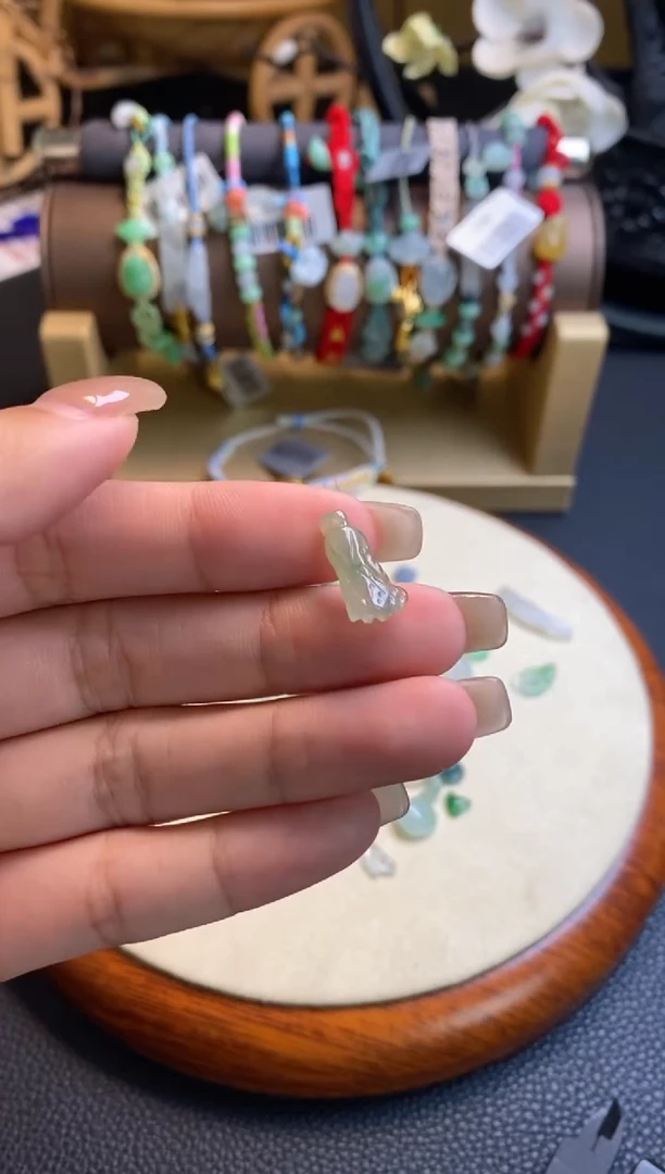 颈饰未镶嵌翡翠净货15686