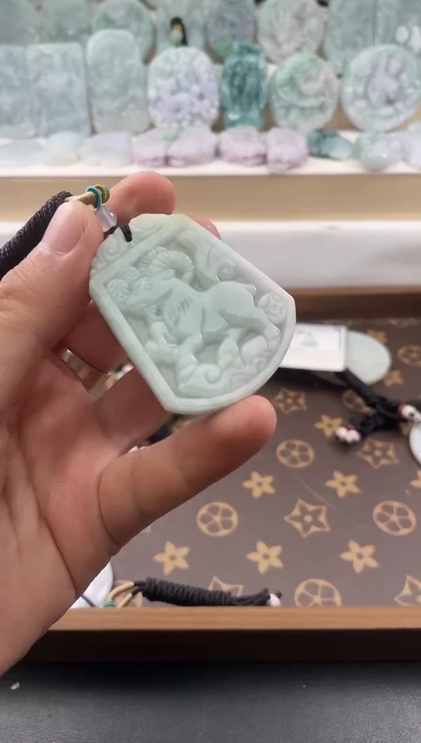 颈饰未镶嵌翡翠....10/19/.51