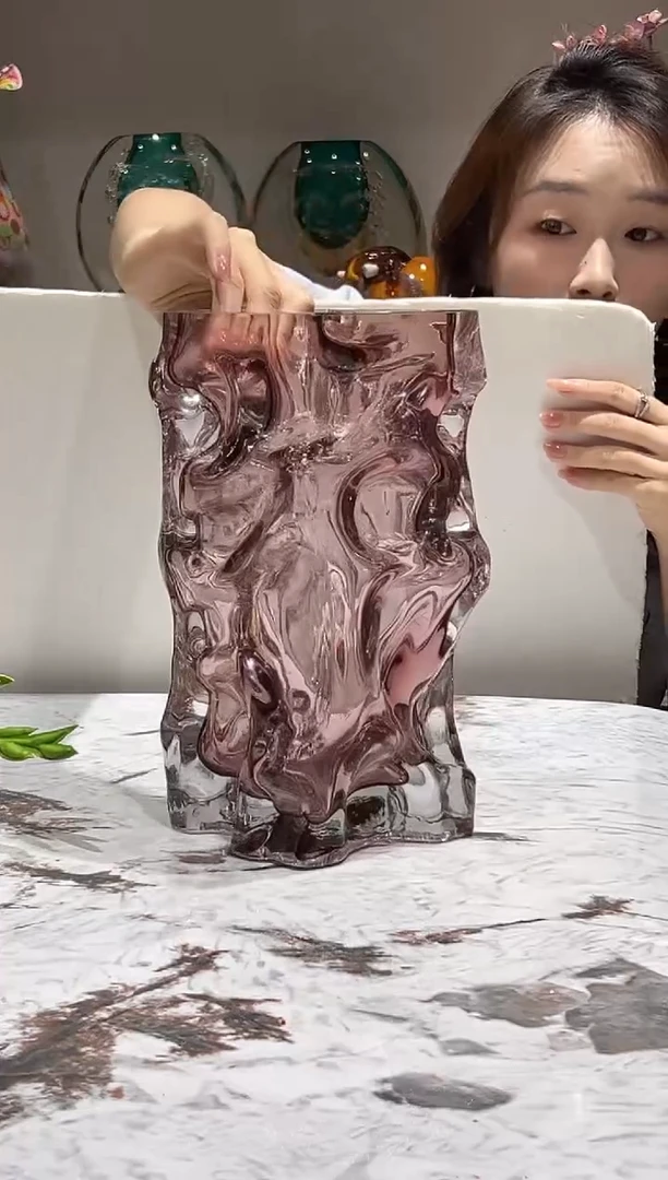 设计师款粉紫色花瓶