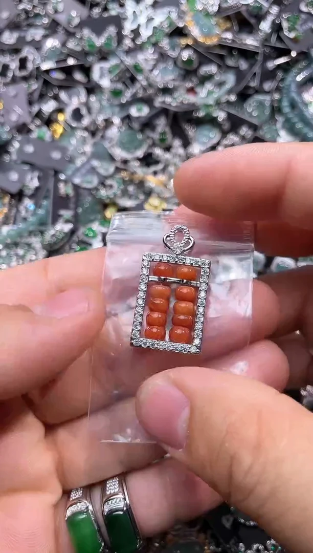 【闪购商品】翡翠颈饰未镶嵌X1000吊坠
