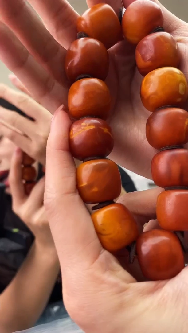 琥珀未镶嵌珠宝奇石T069 20微瑕假一罚十，多样性发一件