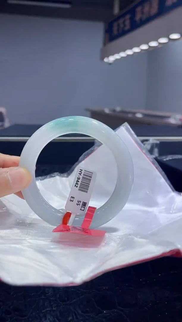 未镶嵌手镯翡翠4