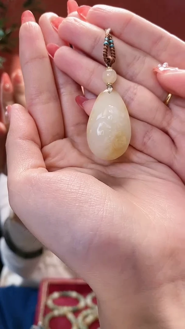 【闪购商品】和田玉挂件未镶嵌水滴形鼠来宝吊坠