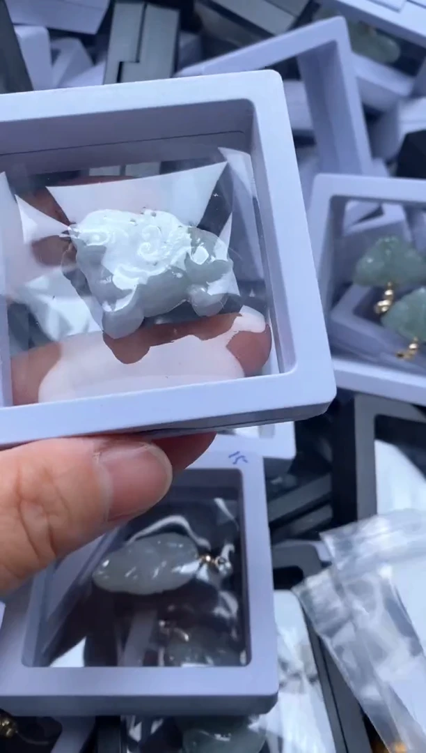 【闪购商品】翡翠吊坠(不含链)未镶嵌40067