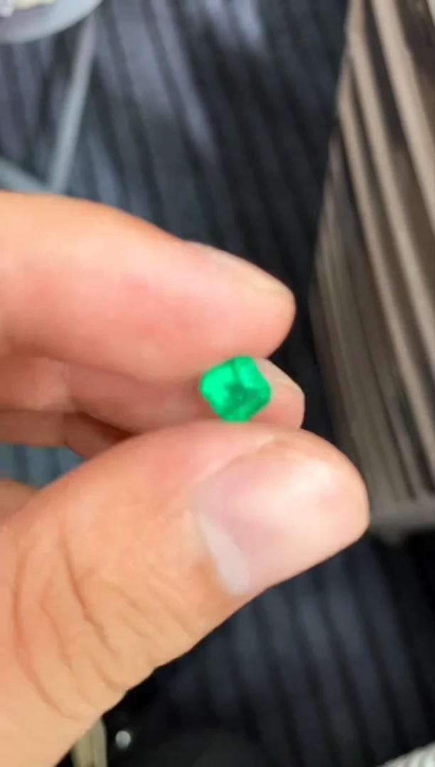 裸石祖母绿a-539 0.87ct glby 木佐 送吉尔得