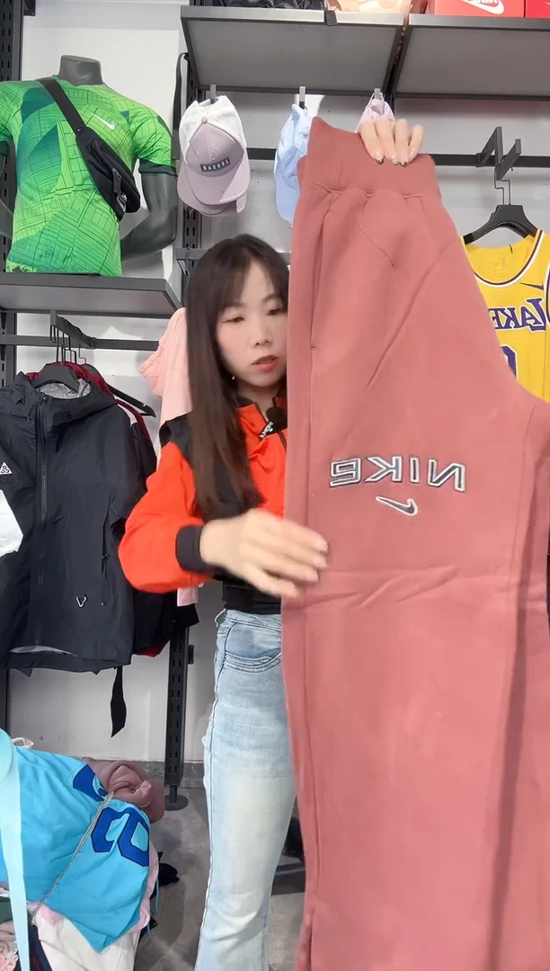 1095     编码 瑕疵款直播间过款为准 尺码XS