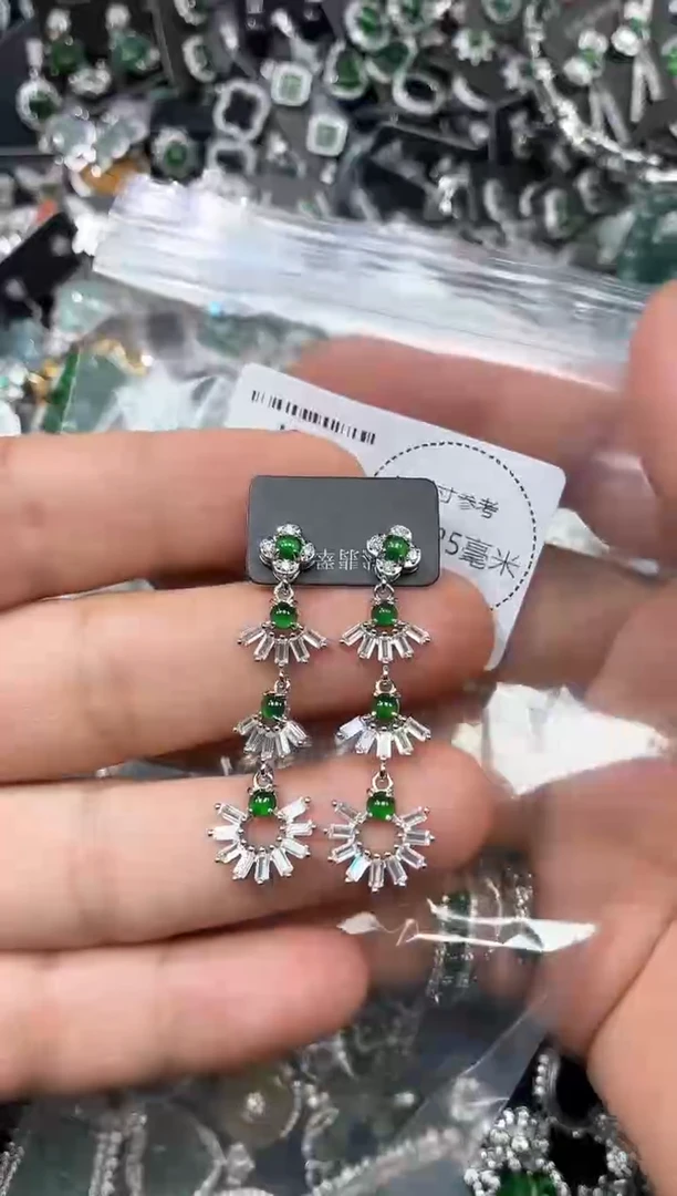 翡翠未镶嵌颈饰J271耳钉