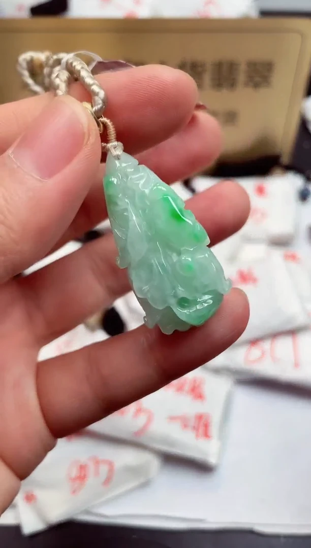 翡翠未镶嵌颈饰天然缅甸翡翠A货