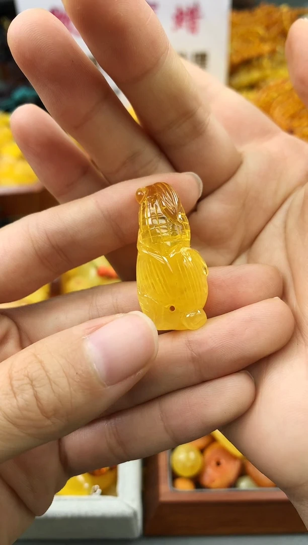 未镶嵌琥珀珠宝奇石131