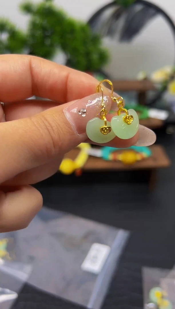 【闪购商品】和田玉耳饰14K金镶嵌耳饰E257