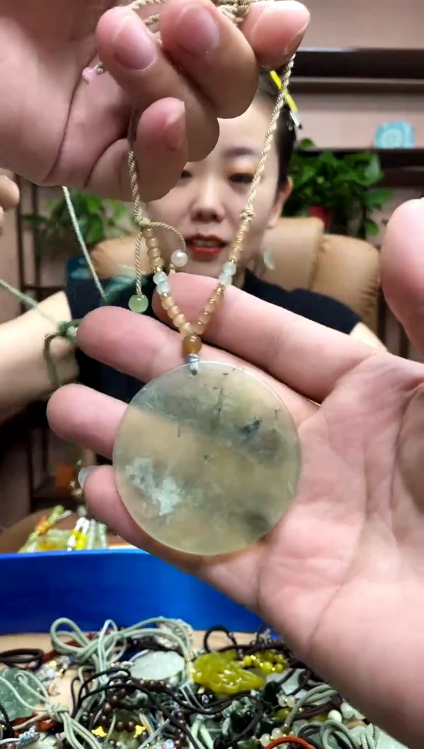 未镶嵌岫玉吊坠·1
