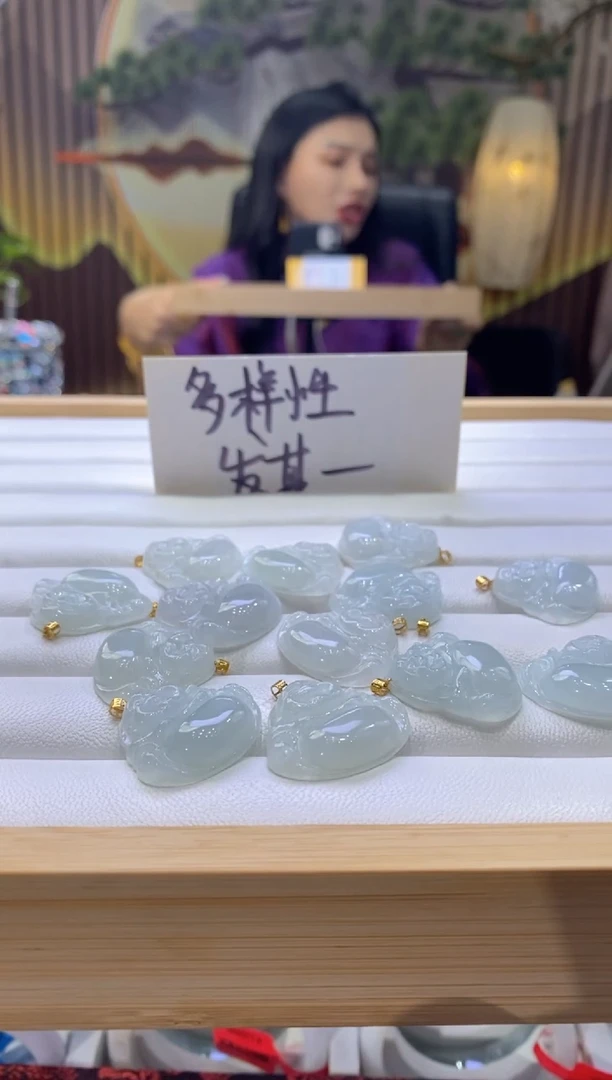 翡翠18K金镶嵌颈饰多样性仅发其一7528