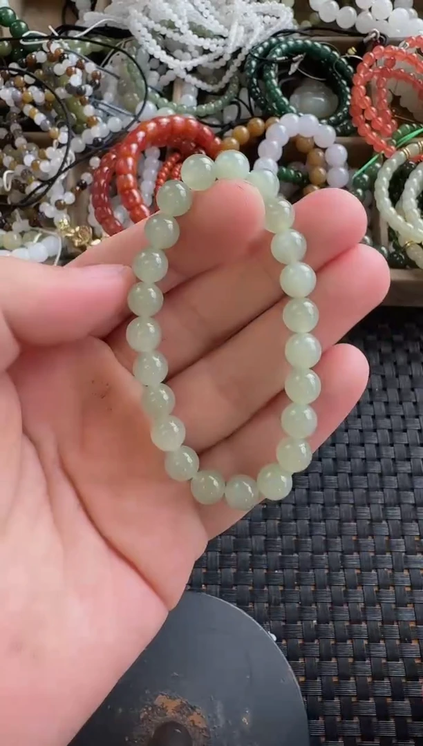 和田玉未镶嵌颈饰8mm冰低葡萄肉