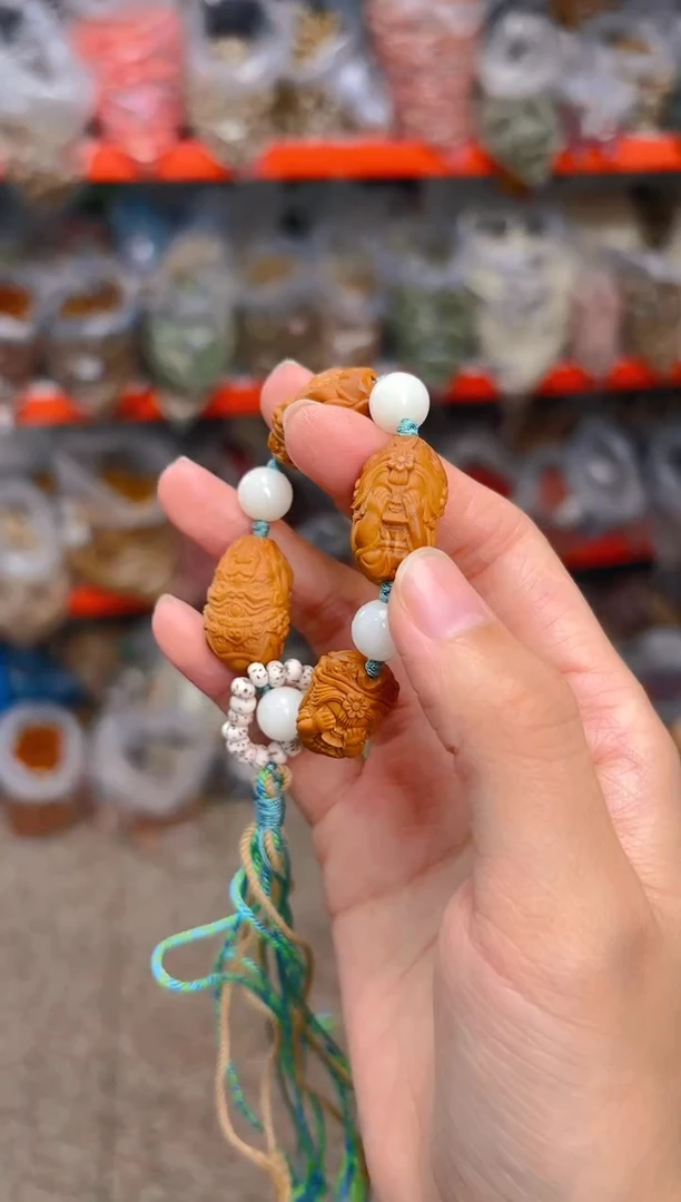 吊坠橄榄核橄榄核 雕刻手捻一个