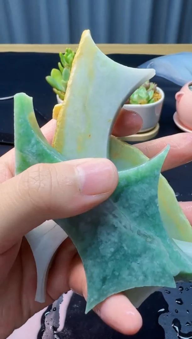 翡翠未镶嵌颈饰028天然缅甸A货翡翠