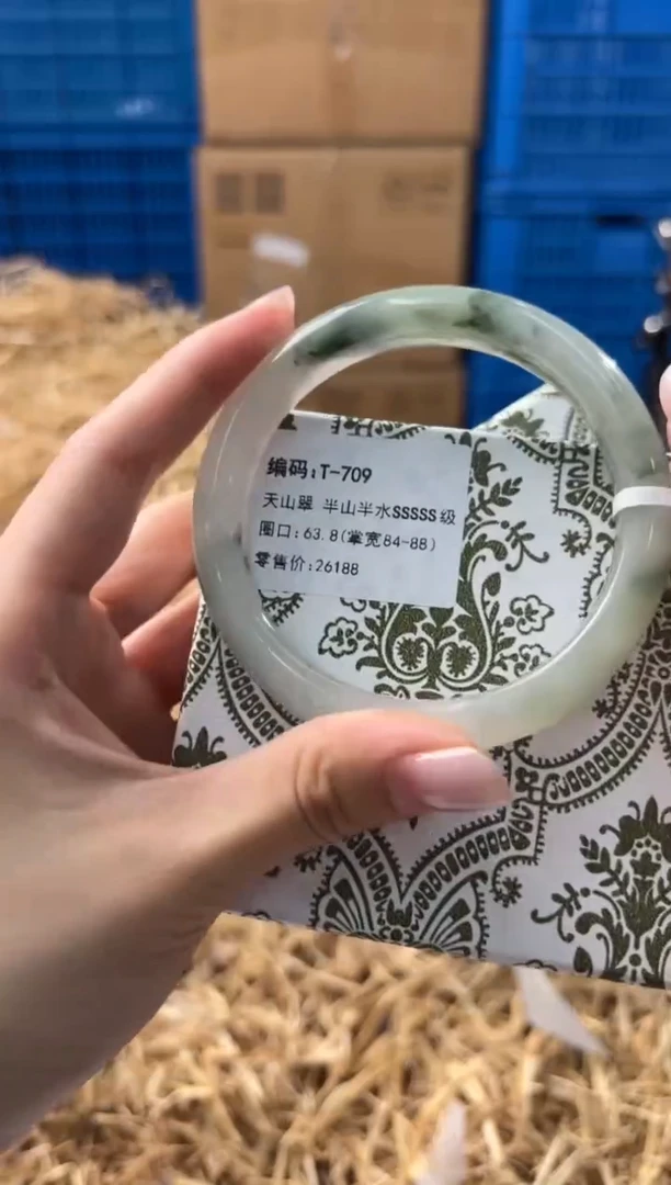 未镶嵌手镯石英质玉T-709