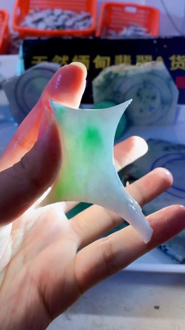 颈饰未镶嵌翡翠缅甸A货翡翠史001