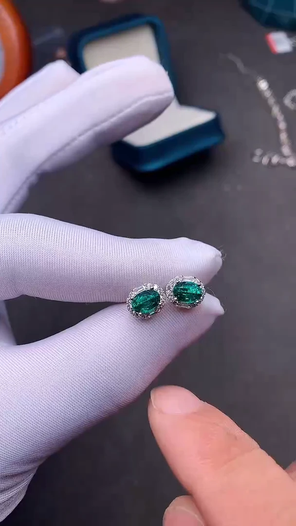 【闪购商品】祖母绿耳饰银S925镶嵌高温优化合成处理