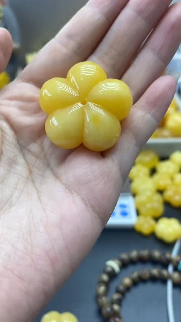 琥珀未镶嵌珠宝奇石1636