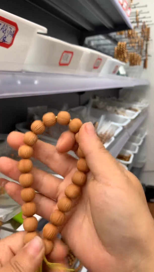 【闪购商品】猴头核桃吊坠山峦