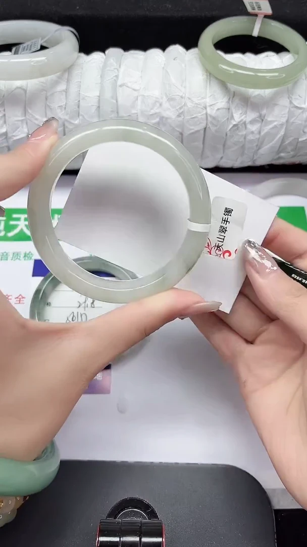 未镶嵌手镯石英质玉175-56/57